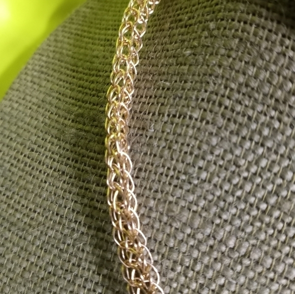 Gold woven wire necklace Green beads - Picture 4 of 5